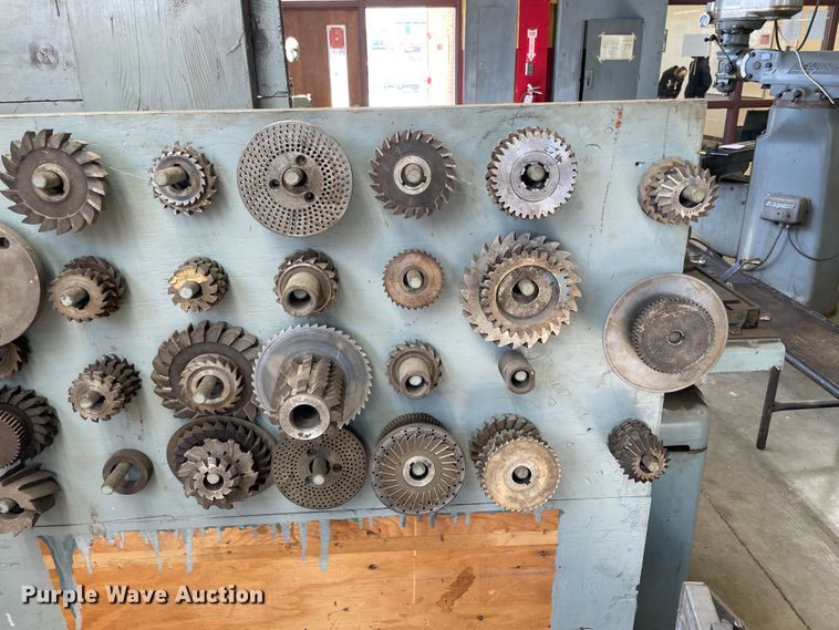 image for item HX9878 Milwaukee  vertical milling machine