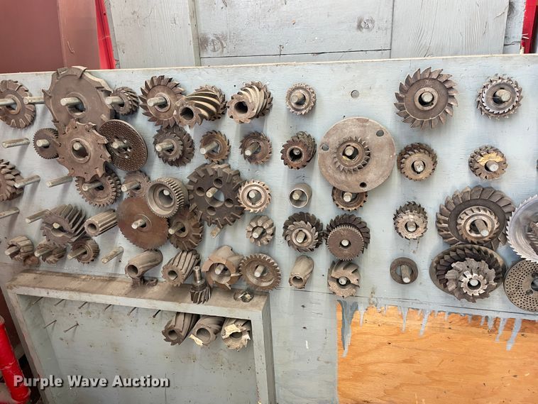 image for item HX9878 Milwaukee  vertical milling machine