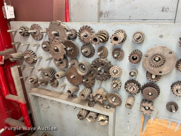 image for item HX9878 Milwaukee  vertical milling machine