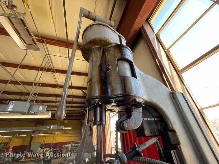image for item HX9881 HE Avey Drilling Machine Co MA-6  drill press