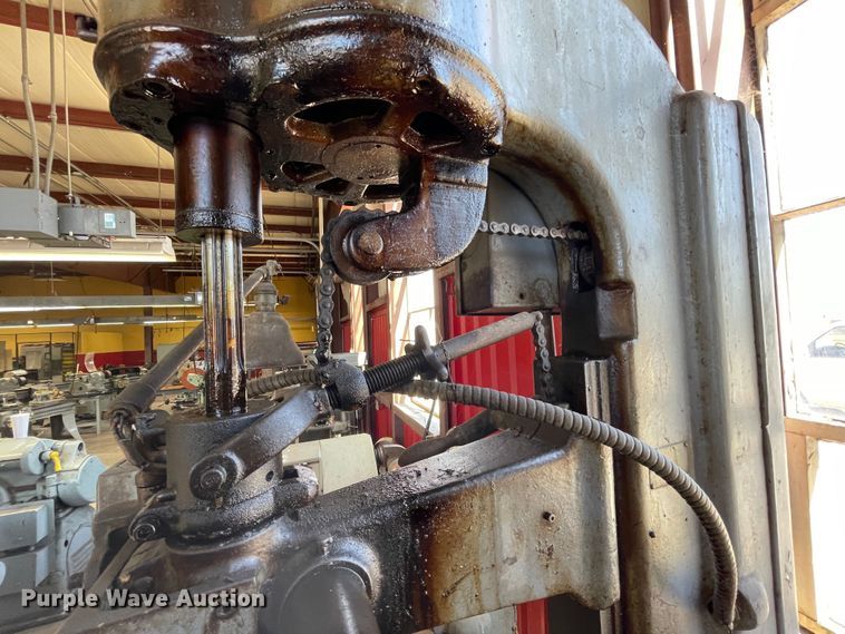 image for item HX9881 HE Avey Drilling Machine Co MA-6  drill press
