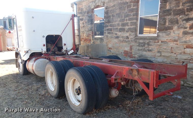 image for item IG9219 1979 Freightliner  semi truck