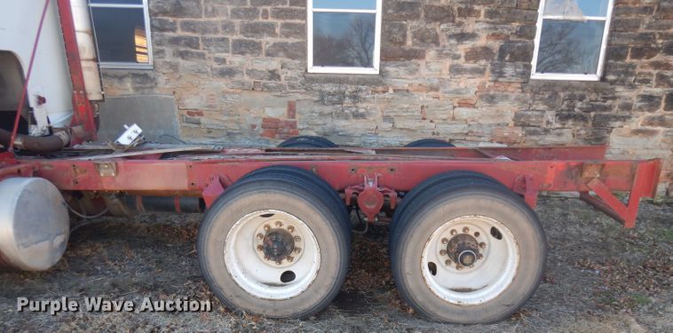 image for item IG9219 1979 Freightliner  semi truck