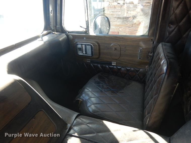 image for item IG9219 1979 Freightliner  semi truck