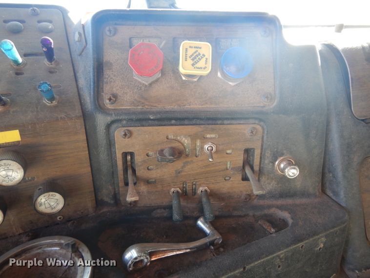 image for item IG9219 1979 Freightliner  semi truck