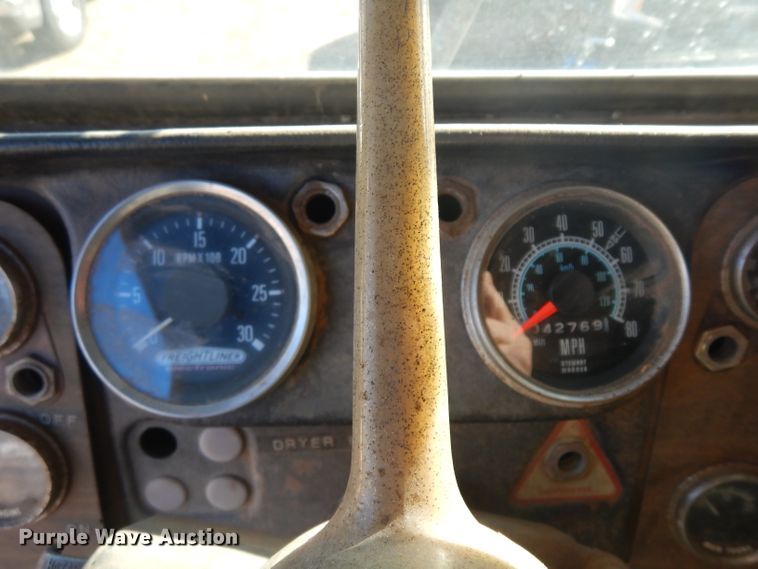 image for item IG9219 1979 Freightliner  semi truck