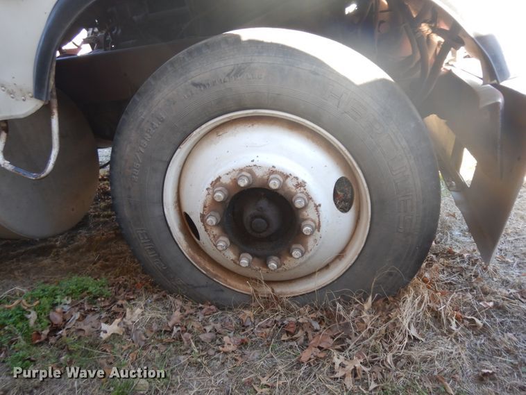 image for item IG9219 1979 Freightliner  semi truck