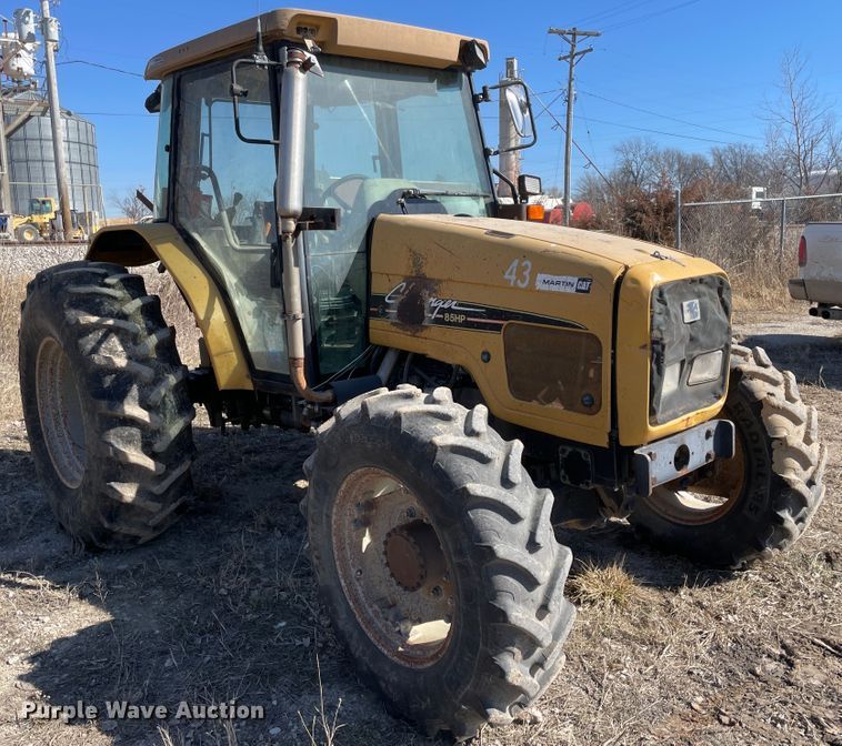 image for item II9247 2002 Challenger MT465  MFWD tractor