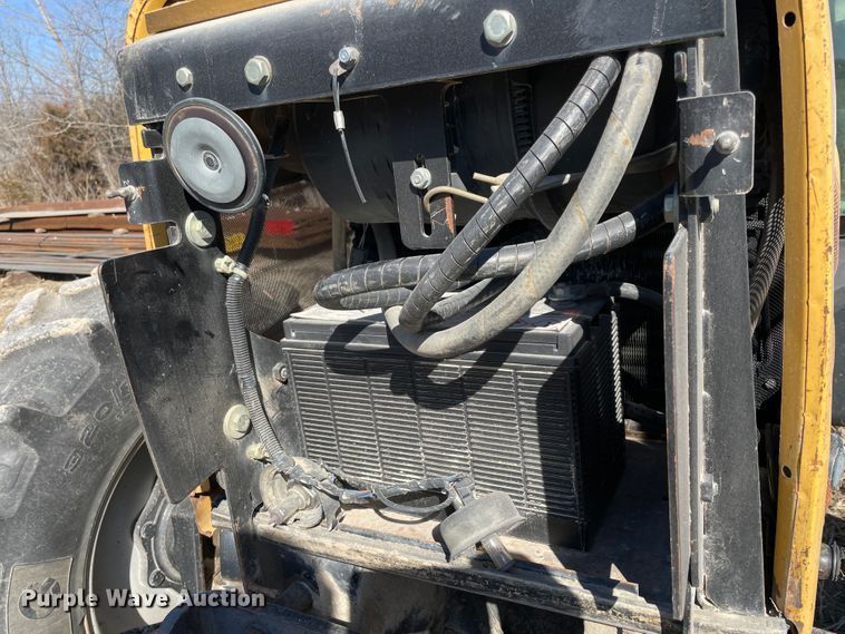 image for item II9247 2002 Challenger MT465  MFWD tractor