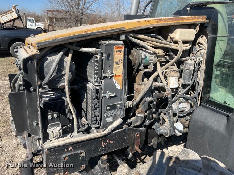 image for item II9247 2002 Challenger MT465  MFWD tractor