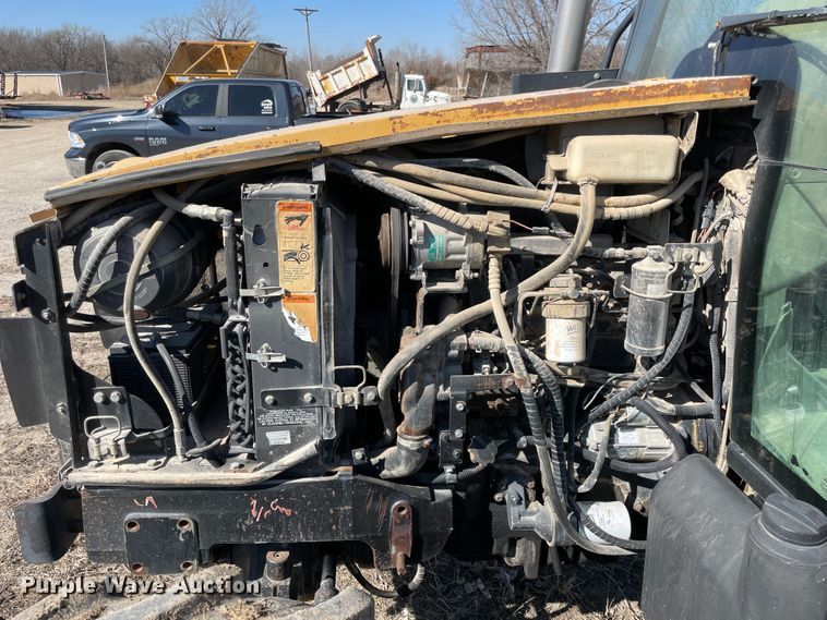 image for item II9247 2002 Challenger MT465  MFWD tractor