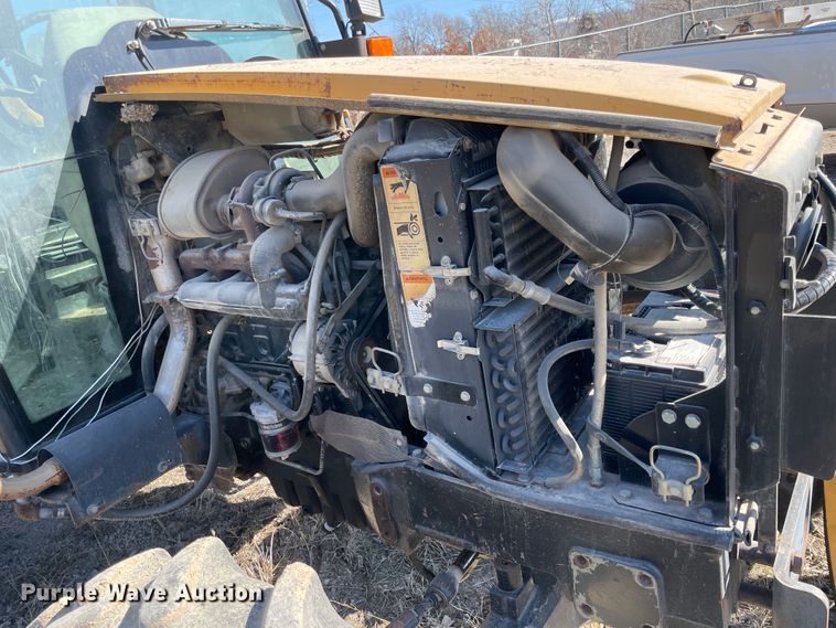 image for item II9247 2002 Challenger MT465  MFWD tractor