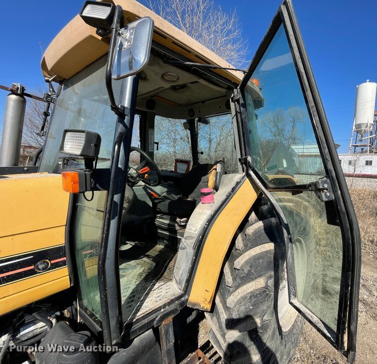 image for item II9247 2002 Challenger MT465  MFWD tractor