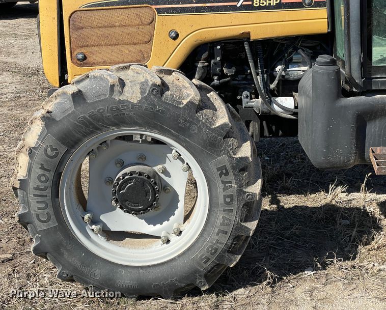 image for item II9247 2002 Challenger MT465  MFWD tractor