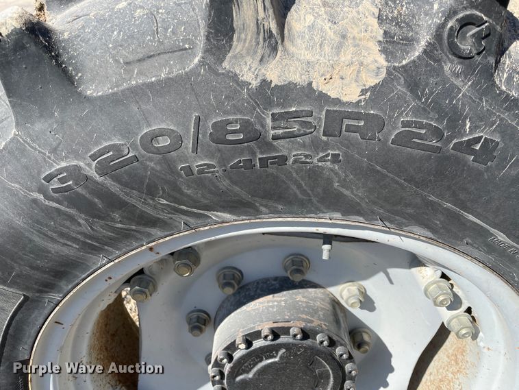 image for item II9247 2002 Challenger MT465  MFWD tractor