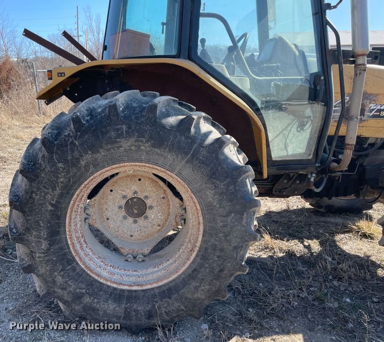 image for item II9247 2002 Challenger MT465  MFWD tractor