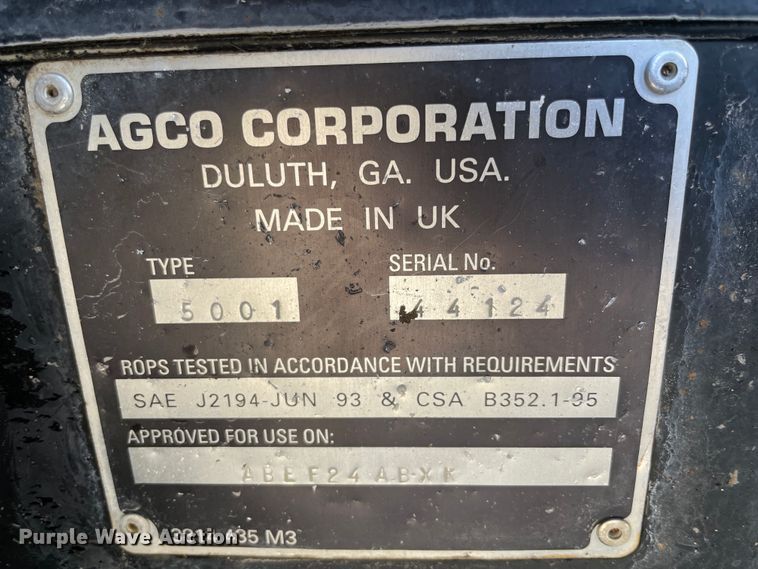 image for item II9247 2002 Challenger MT465  MFWD tractor