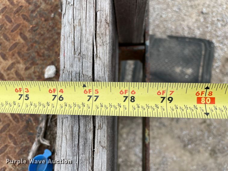 image for item II9273 2001 Chevrolet Silverado 1500  flatbed pickup truck