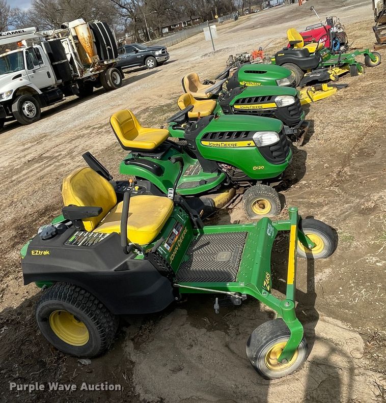 image for item II9278 John Deere lawn mowers and parts