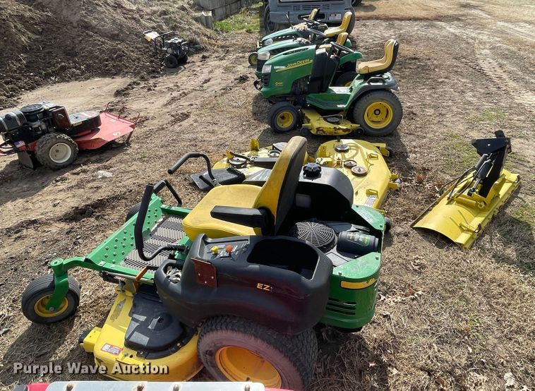 image for item II9278 John Deere lawn mowers and parts