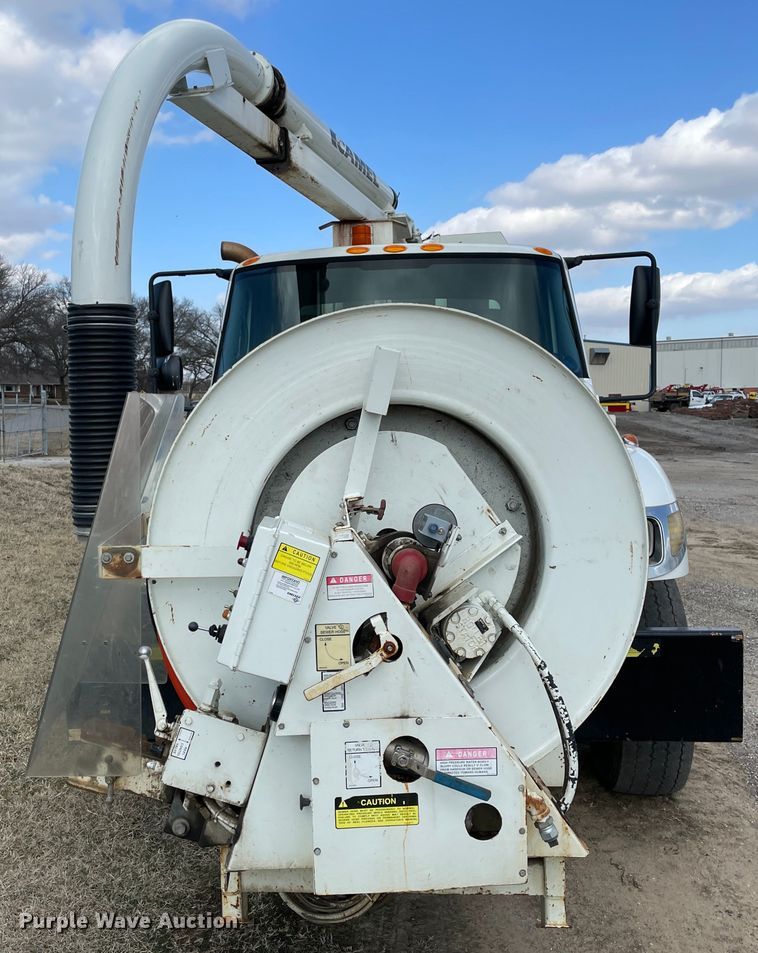 image for item II9280 2005 International 7400  sewer jetter truck