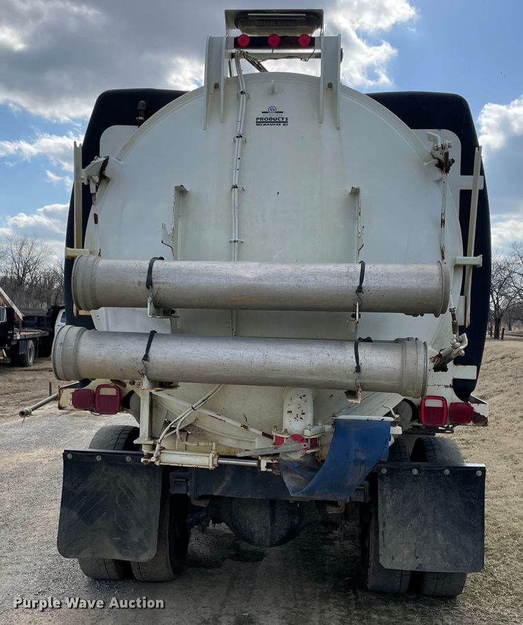 image for item II9280 2005 International 7400  sewer jetter truck