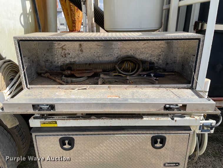 image for item II9280 2005 International 7400  sewer jetter truck