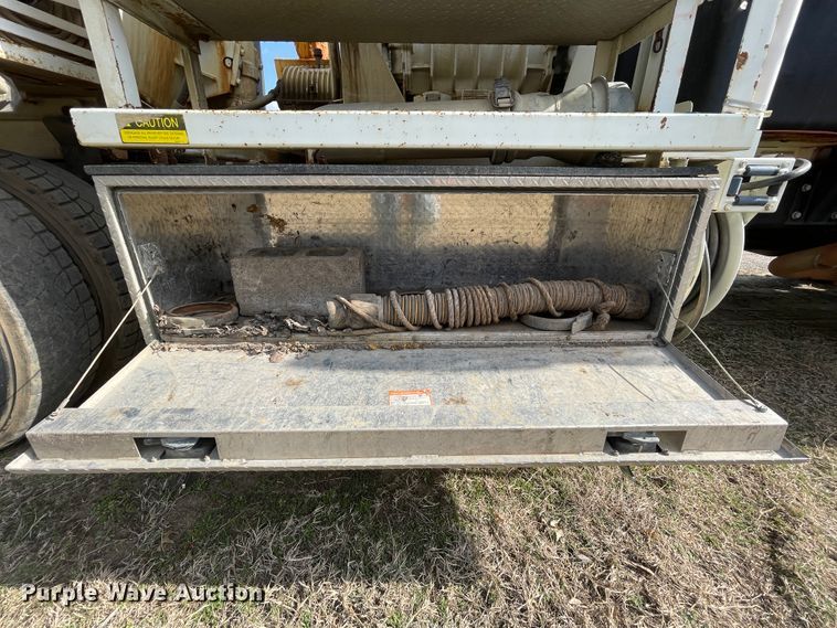 image for item II9280 2005 International 7400  sewer jetter truck