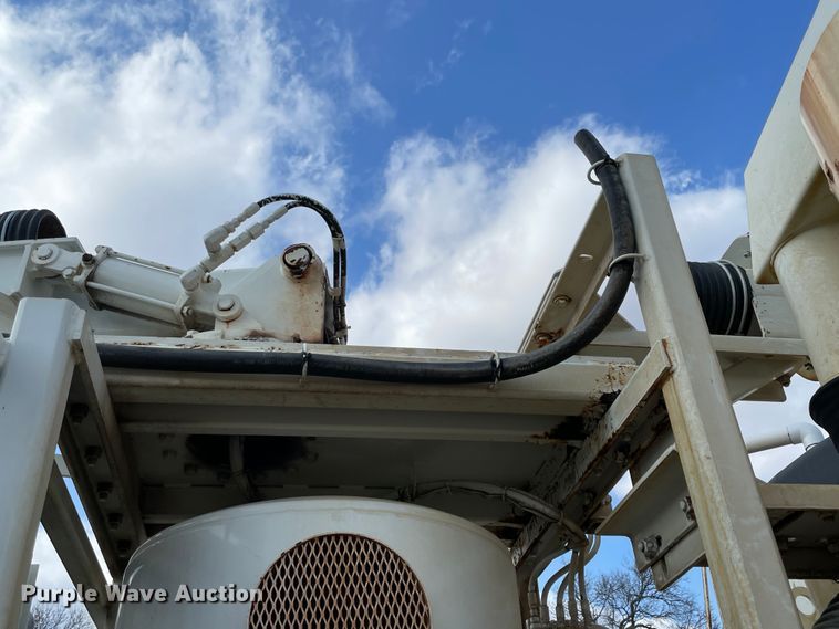 image for item II9280 2005 International 7400  sewer jetter truck