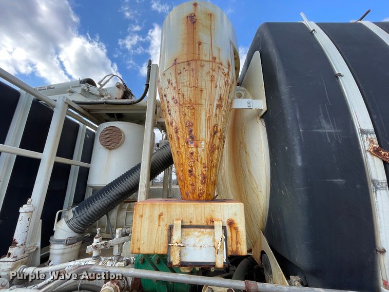 image for item II9280 2005 International 7400  sewer jetter truck