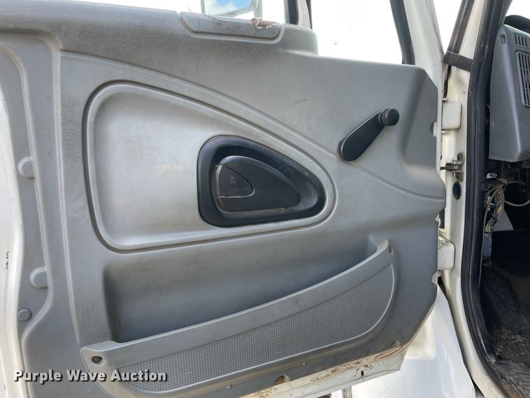 image for item II9280 2005 International 7400  sewer jetter truck