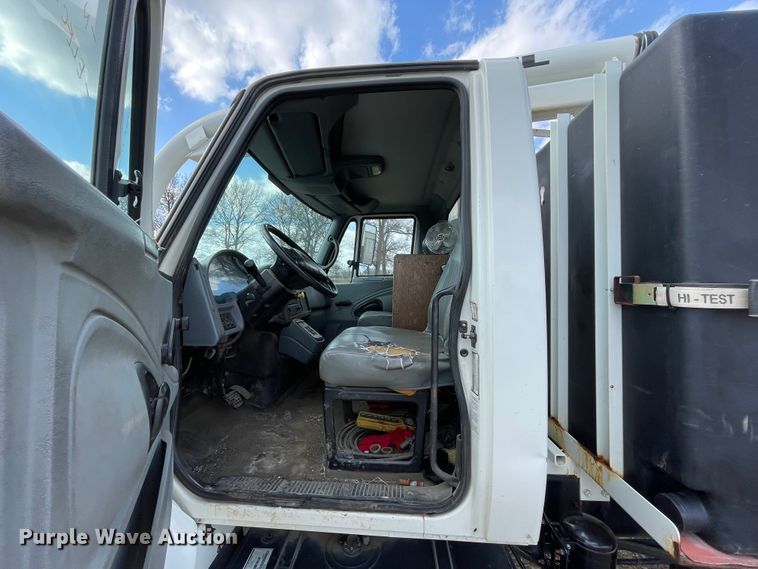 image for item II9280 2005 International 7400  sewer jetter truck