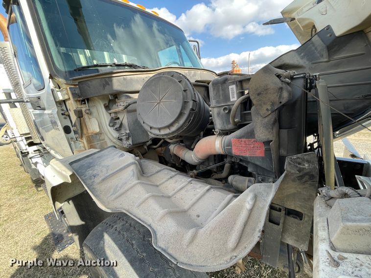 image for item II9280 2005 International 7400  sewer jetter truck