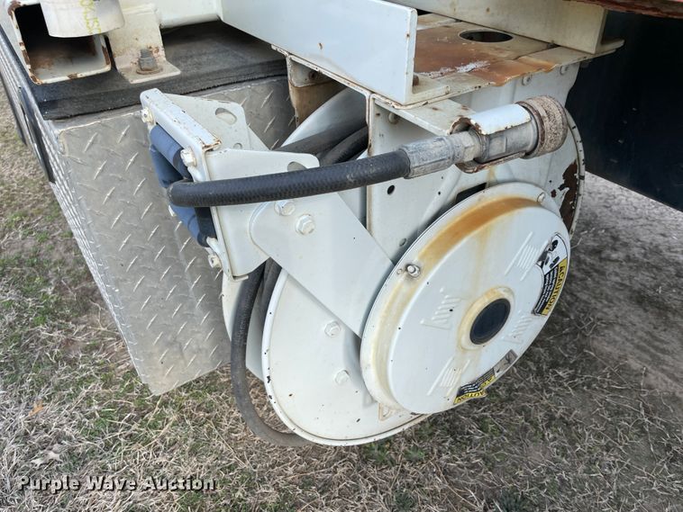 image for item II9280 2005 International 7400  sewer jetter truck
