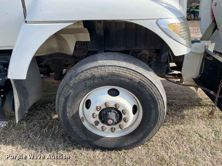 image for item II9280 2005 International 7400  sewer jetter truck