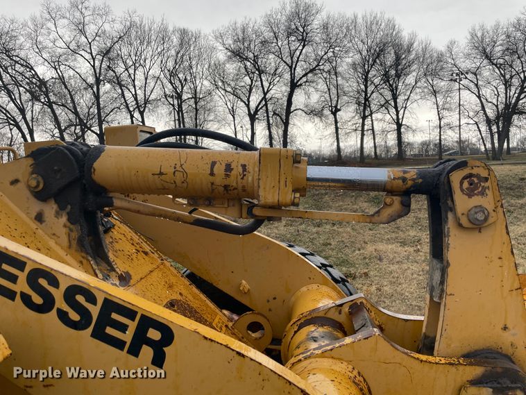 image for item II9281 1994 Dresser 518  wheel loader