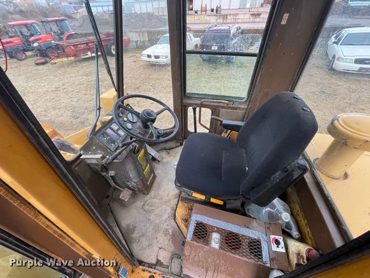 image for item II9281 1994 Dresser 518  wheel loader
