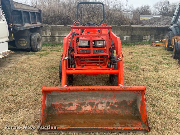 image for item II9284 Kubota L2850  MFWD tractor