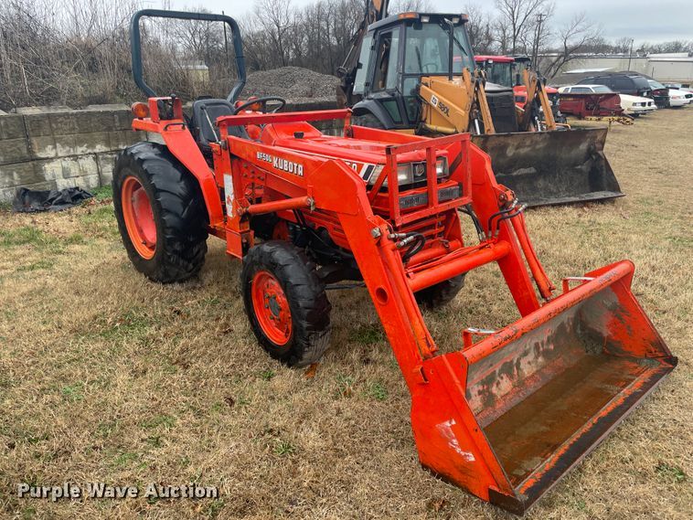 image for item II9284 Kubota L2850  MFWD tractor