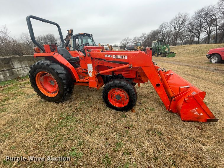 image for item II9284 Kubota L2850  MFWD tractor