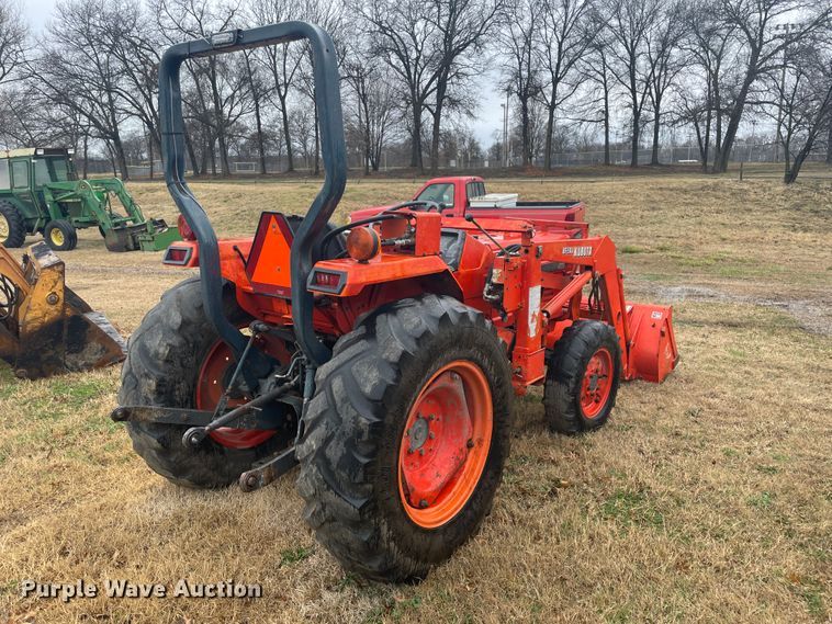 image for item II9284 Kubota L2850  MFWD tractor