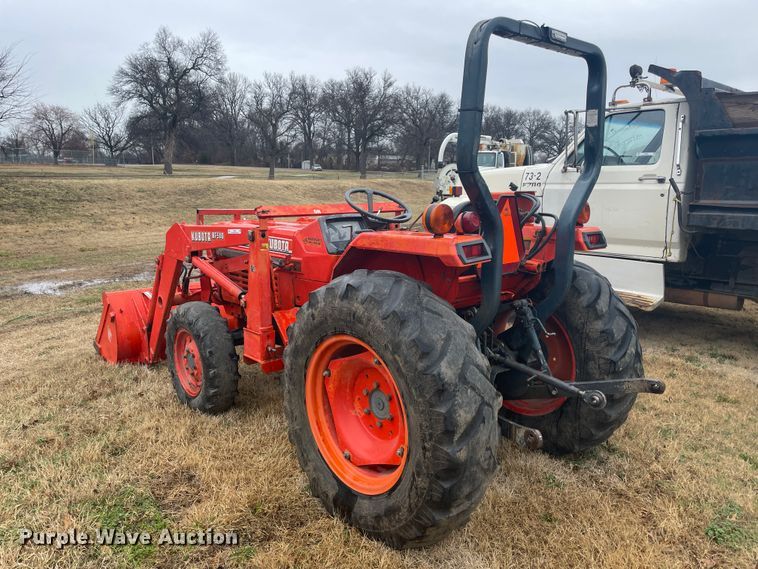 image for item II9284 Kubota L2850  MFWD tractor