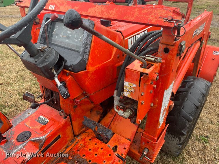 image for item II9284 Kubota L2850  MFWD tractor