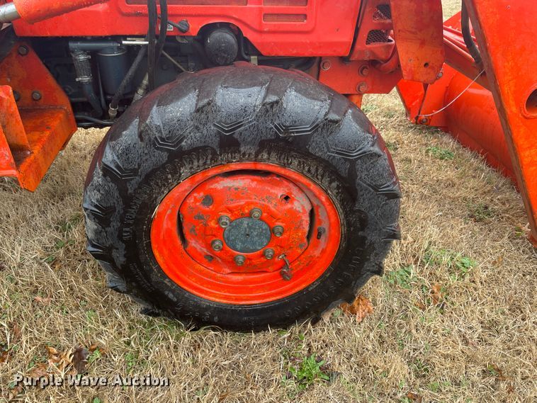 image for item II9284 Kubota L2850  MFWD tractor