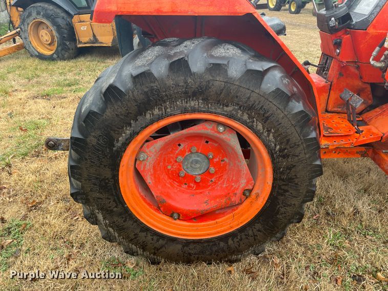 image for item II9284 Kubota L2850  MFWD tractor