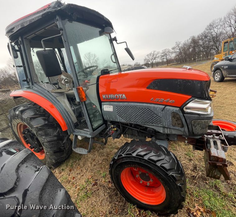 image for item II9289 Kubota L5240  MFWD tractor