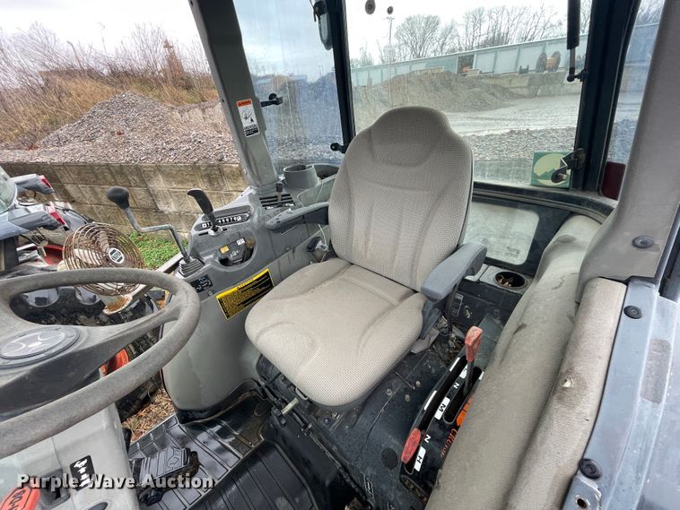 image for item II9289 Kubota L5240  MFWD tractor