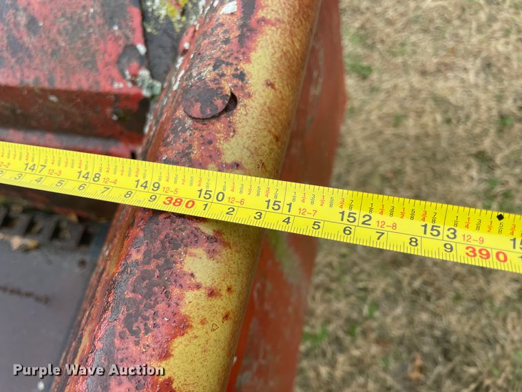 image for item II9290 New Holland 520  manure spreader