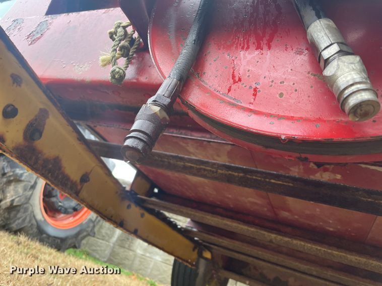 image for item II9290 New Holland 520  manure spreader