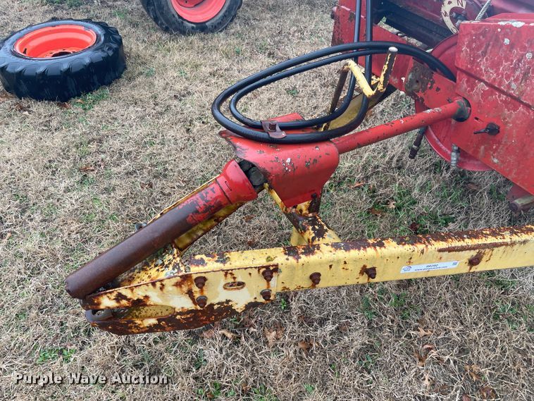 image for item II9290 New Holland 520  manure spreader